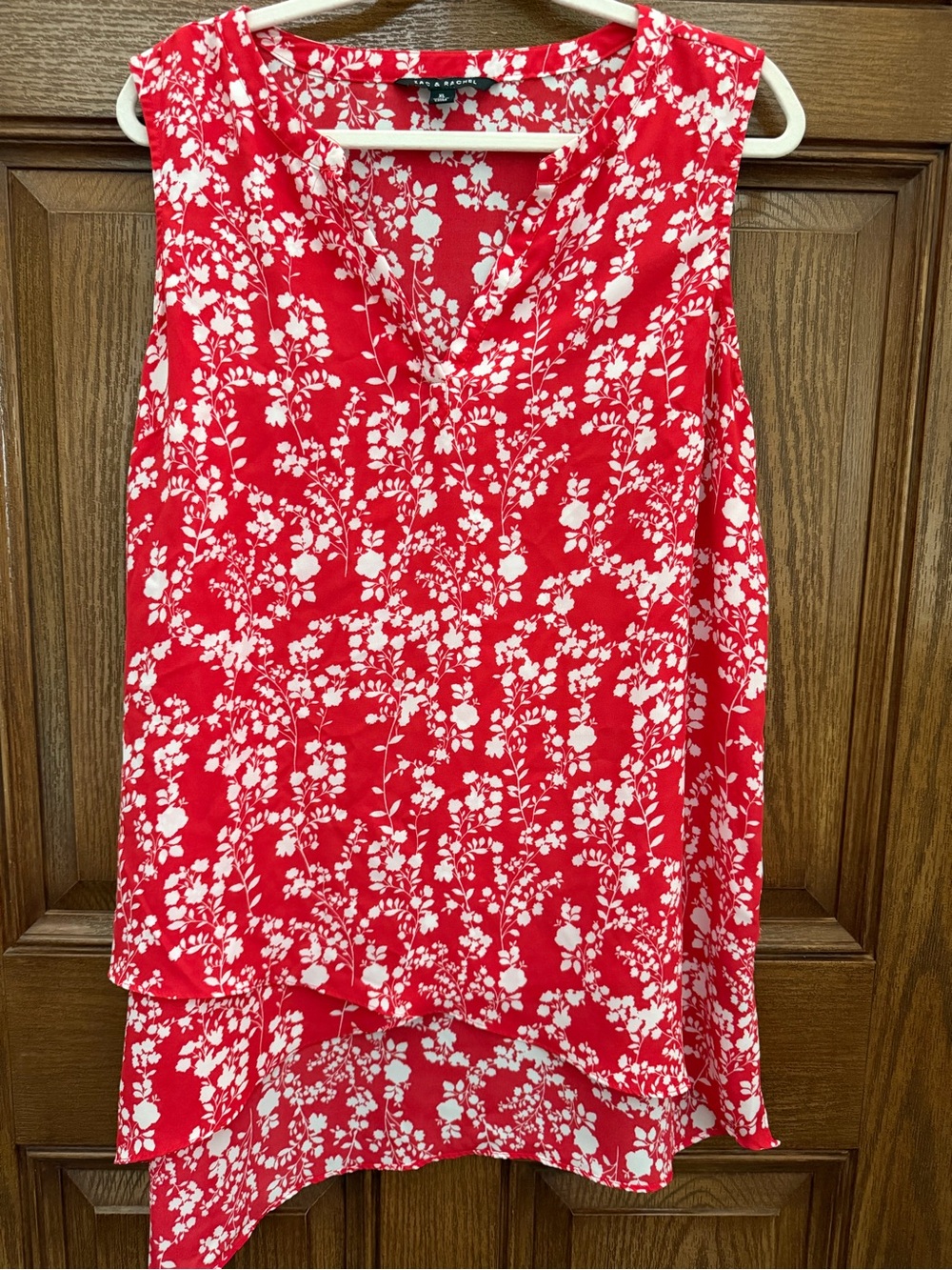 Zac & Rachel Red Floral V-Neck Sleeveless blouse